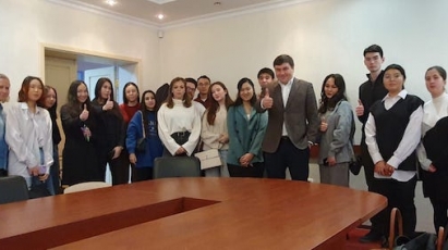 Гостевую лекцию «Ученый как миротворец» провел директор ЦАИ «Евразийский мониторинг» Алибек Тажибаев